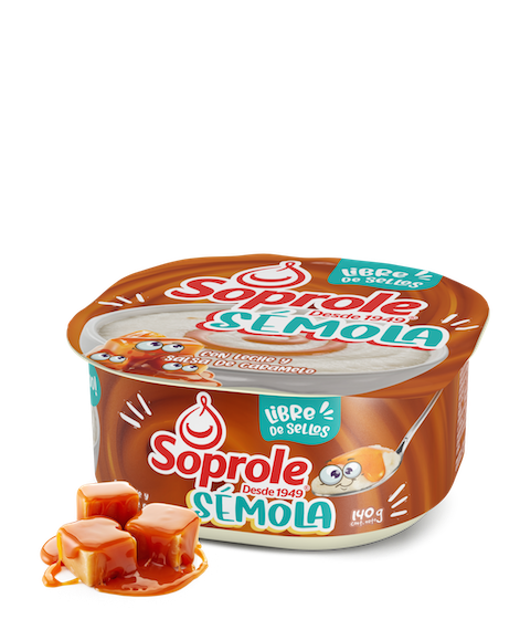Sémola con leche con salsa de caramelo